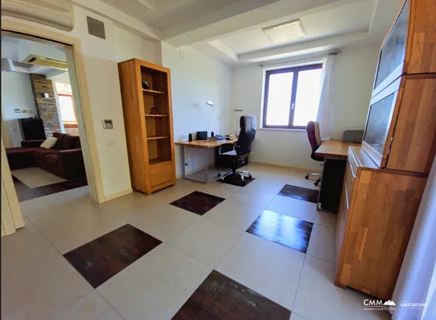 Rustovo'da 5 Yatak Odalı Villa, 392 m²
